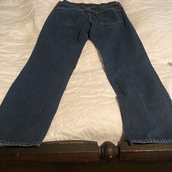 Old Navy Blue Jeans. Great condition. Worn 3 times. Size 32/32 standard fit. - Picture 2 of 3